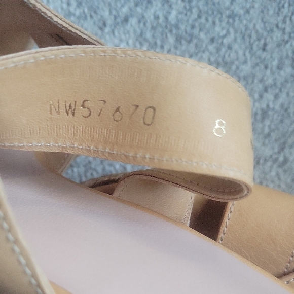 Stuart Weitzman Tan Women's Sandals Size 8 - Picture 8 of 8